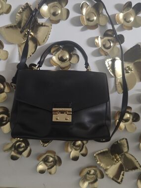Authentic Michael Kors Classic Black Leather Top-Handle Satchel/ Gold Hardware